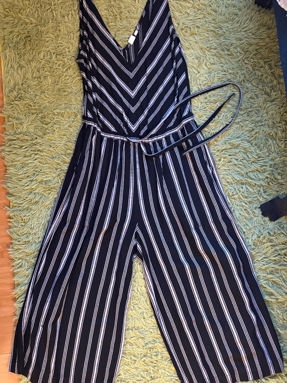 GAP Black and White Striped V-Neck Wide-Leg Jumpsuit